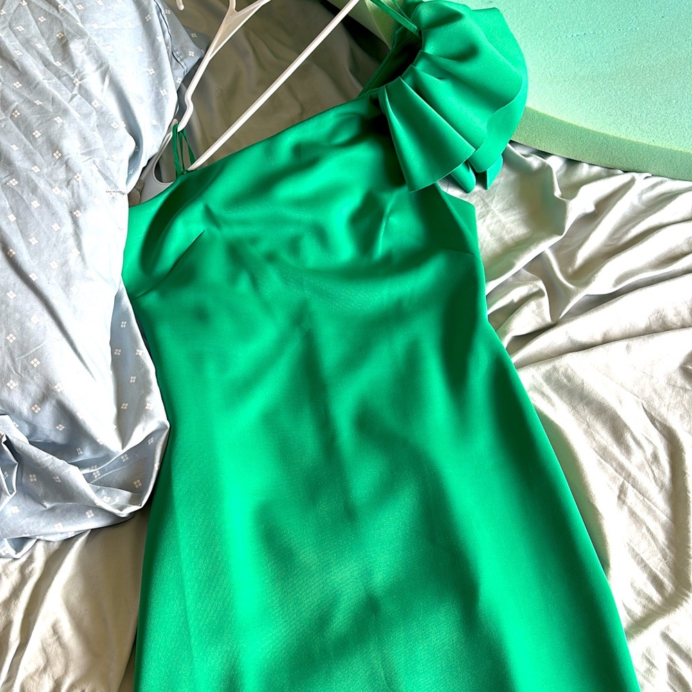 Jessica Howard Women's Green One Shoulder Dress